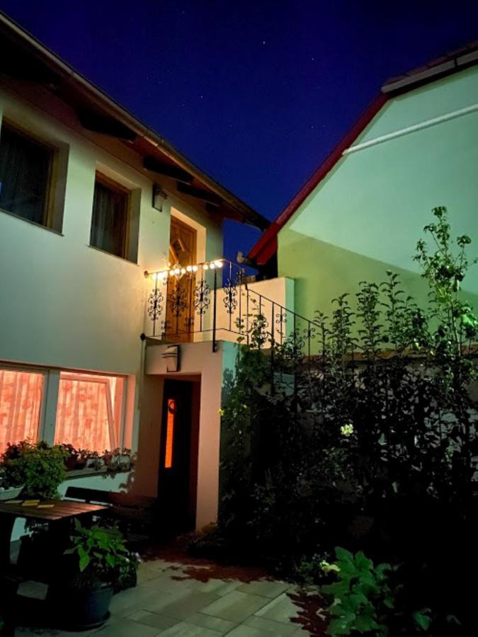 Feherhaz Alkalmi Szallo Pécs Exterior photo