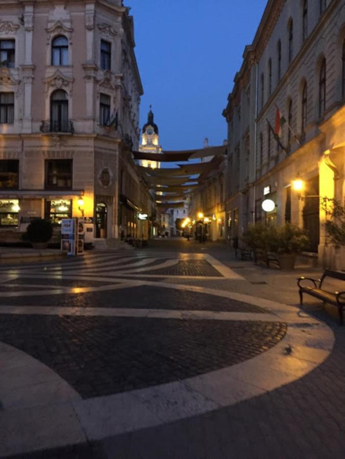 Feherhaz Alkalmi Szallo Hotel Pécs Exterior photo