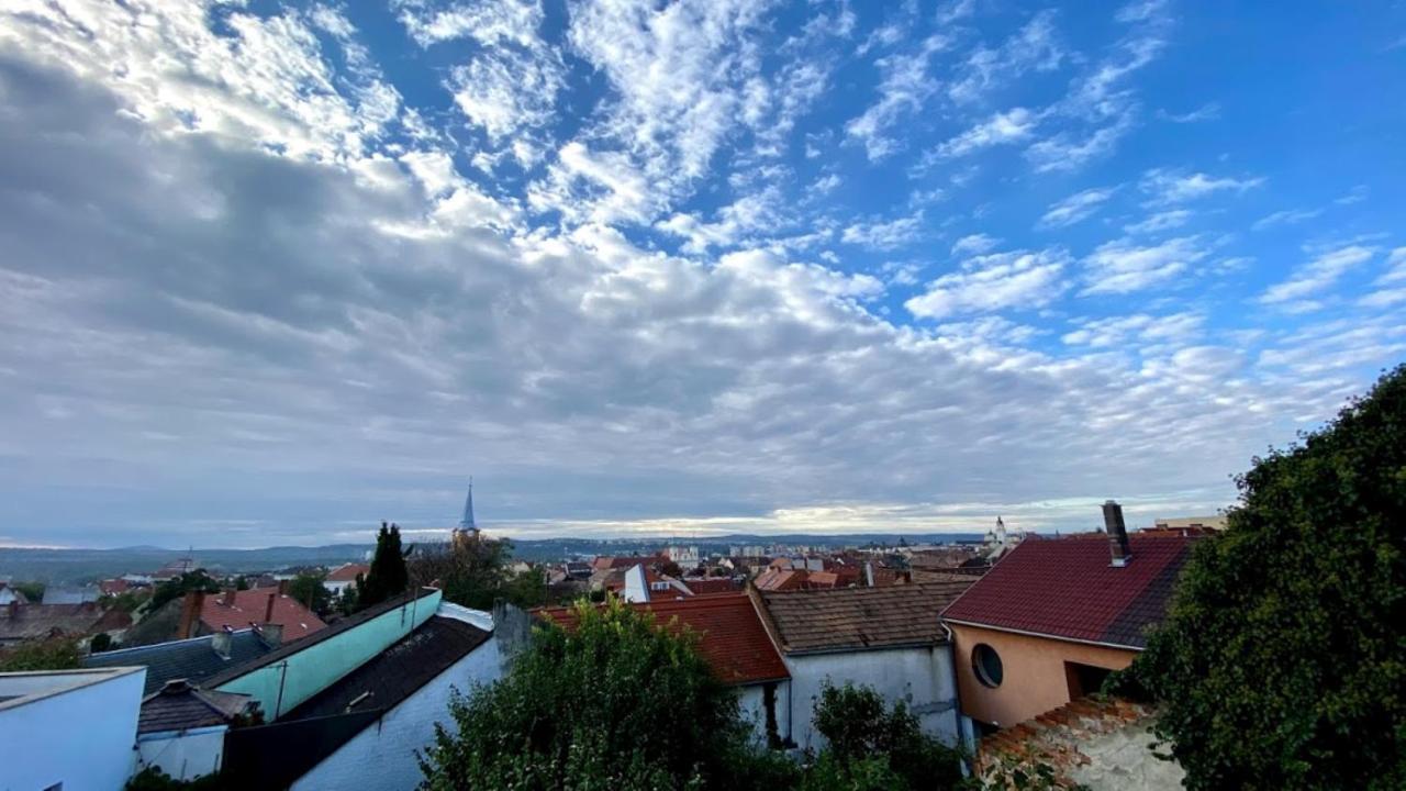 Feherhaz Alkalmi Szallo Pécs Exterior photo