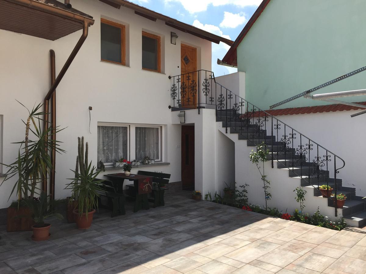 Feherhaz Alkalmi Szallo Pécs Exterior photo