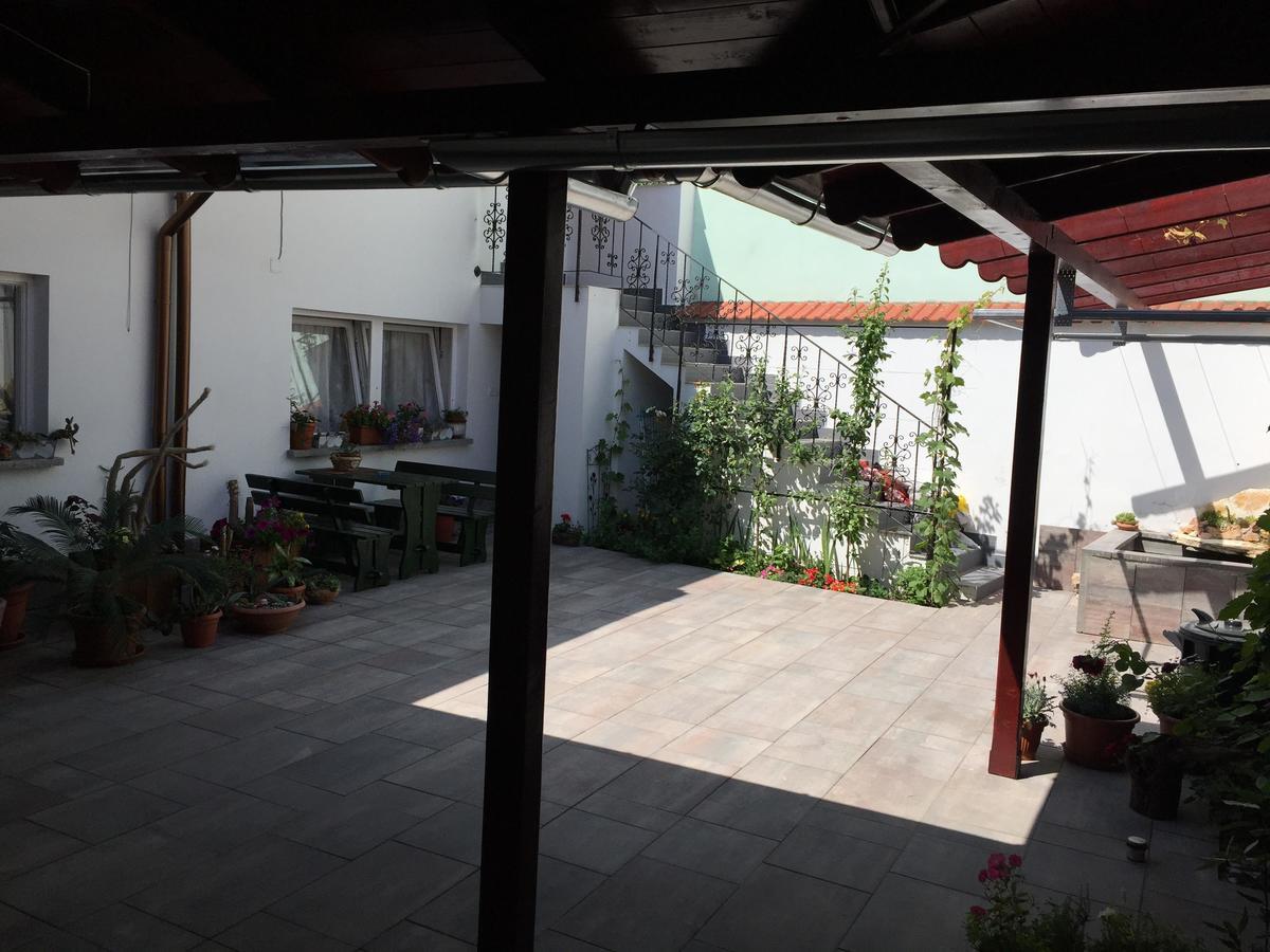 Feherhaz Alkalmi Szallo Pécs Exterior photo